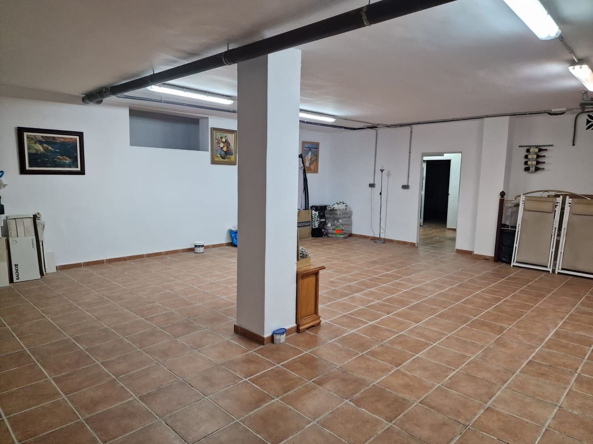 5 bedroom Semi-detached Villa for sale in Marbella with pool garage - € 2,200,000 (Ref: 9550051)