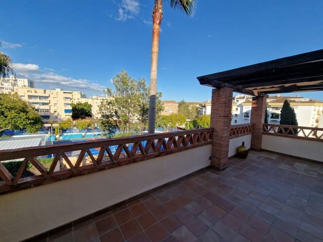 5 bedroom Semi-detached Villa for sale in Marbella with pool garage - € 2,200,000 (Ref: 9550051)