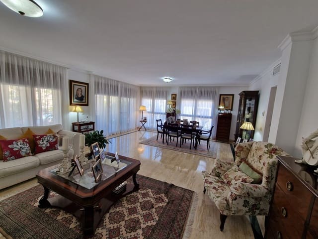 5 bedroom Semi-detached Villa for sale in Marbella with pool garage - € 2,200,000 (Ref: 9550051)