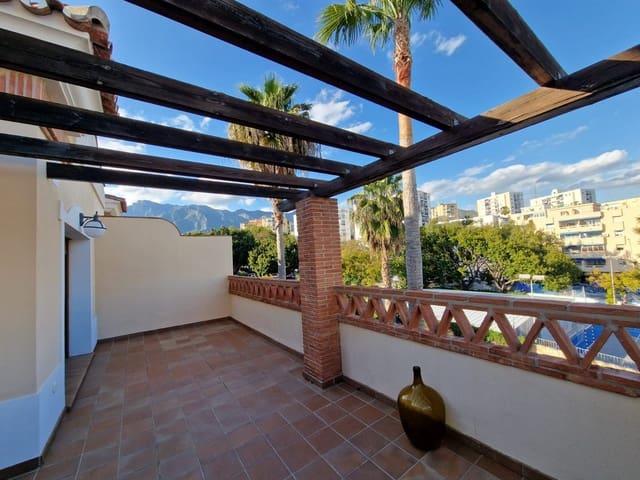 5 bedroom Semi-detached Villa for sale in Marbella with pool garage - € 2,200,000 (Ref: 9550051)