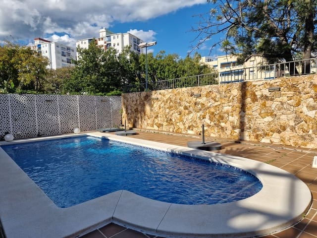 5 bedroom Semi-detached Villa for sale in Marbella with pool garage - € 2,200,000 (Ref: 9550051)