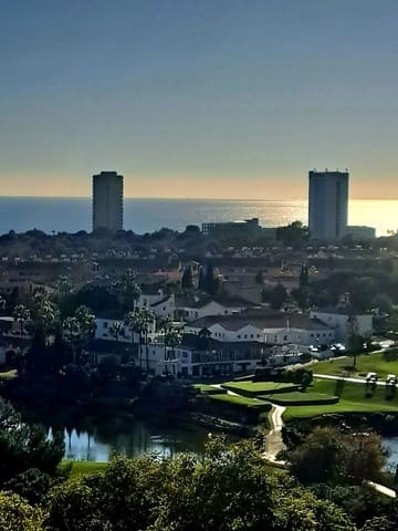 2 bedroom Penthouse for sale in Elviria, Marbella with pool garage - € 490,000 (Ref: 9550052)