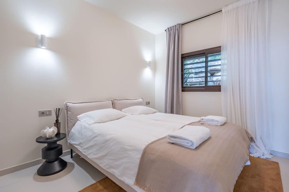 2 soveværelse Lejlighed til salg i Fuengirola med swimmingpool garage - € 599.000 (Ref: 9550053)