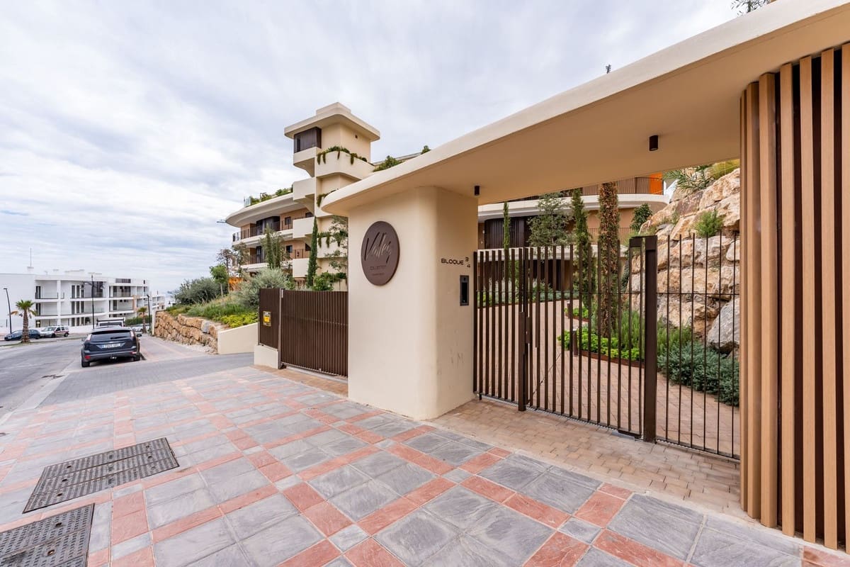 2 soveværelse Lejlighed til salg i Fuengirola med swimmingpool garage - € 599.000 (Ref: 9550053)