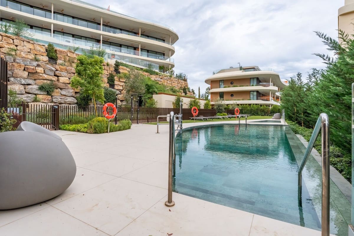 2 soveværelse Lejlighed til salg i Fuengirola med swimmingpool garage - € 599.000 (Ref: 9550053)