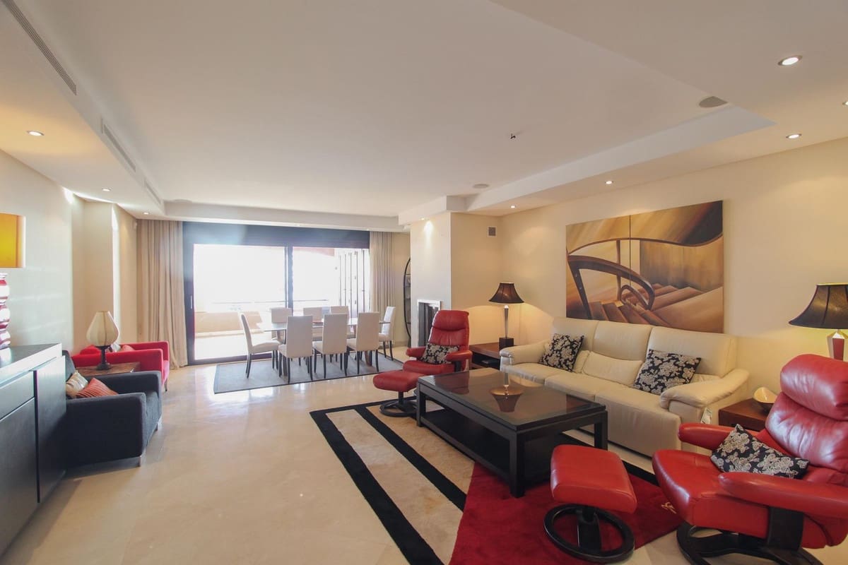 2 slaapkamer Appartement te koop in Puerto Banus met zwembad - € 2.400.000 (Ref: 9550068)