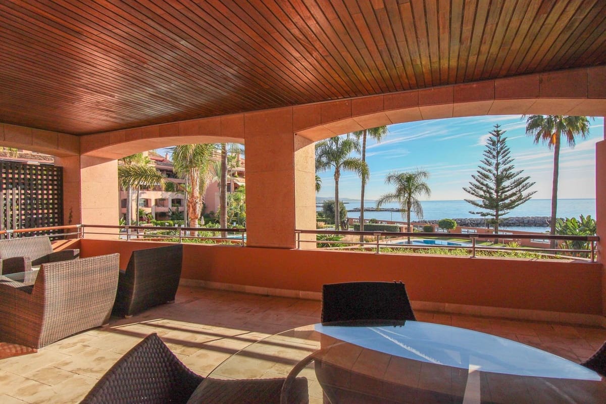 2 slaapkamer Appartement te koop in Puerto Banus met zwembad - € 2.400.000 (Ref: 9550068)