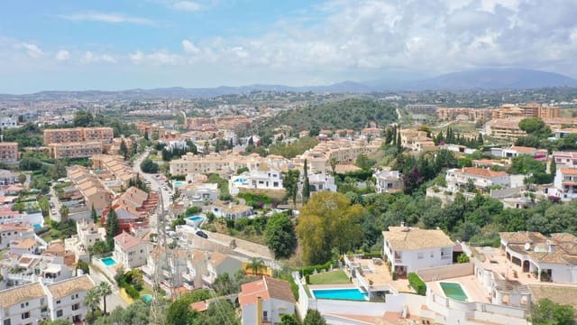 9 quarto Moradia para venda em Torreblanca, Fuengirola com piscina - 1 200 000 € (Ref: 9550154)