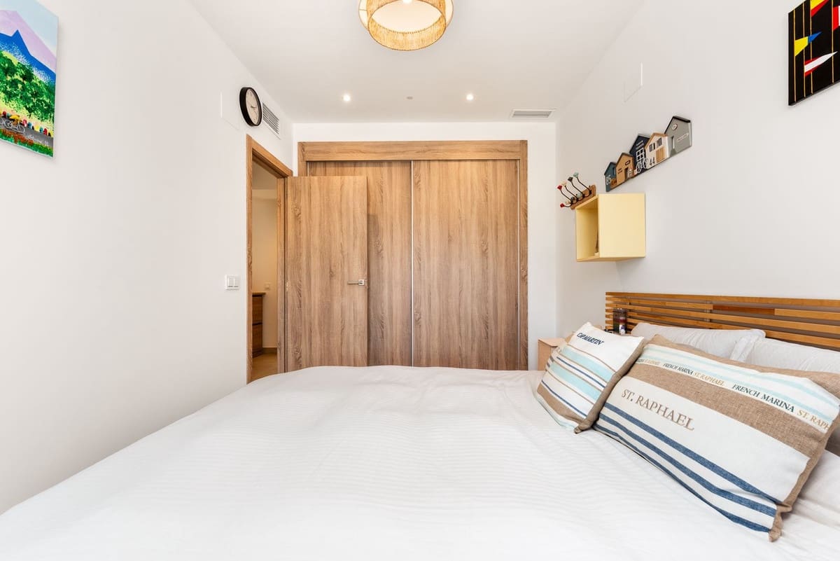 3 bedroom Townhouse for sale in Estepona with pool - € 475,000 (Ref: 9550164)