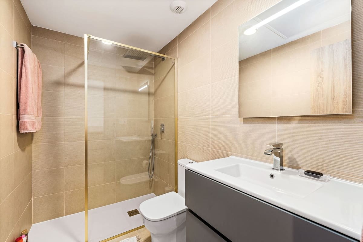 3 bedroom Townhouse for sale in Estepona with pool - € 475,000 (Ref: 9550164)