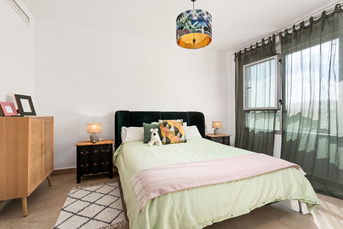 3 bedroom Townhouse for sale in Estepona with pool - € 475,000 (Ref: 9550164)