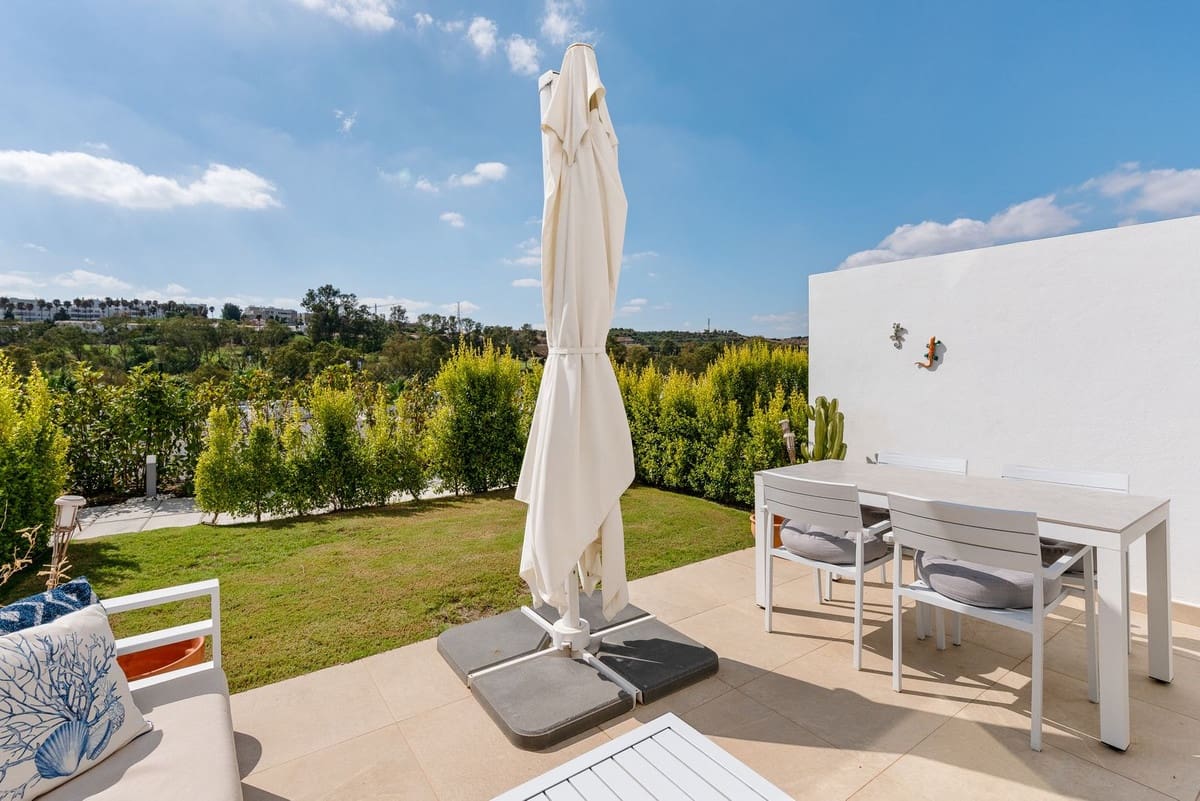 3 bedroom Townhouse for sale in Estepona with pool - € 475,000 (Ref: 9550164)