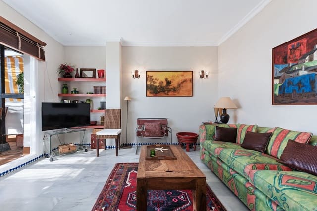 3 bedroom Apartment for sale in Estepona with garage - € 490,000 (Ref: 9550170)