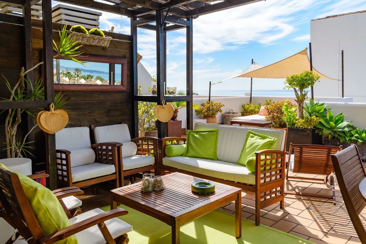 3 bedroom Apartment for sale in Estepona with garage - € 490,000 (Ref: 9550170)