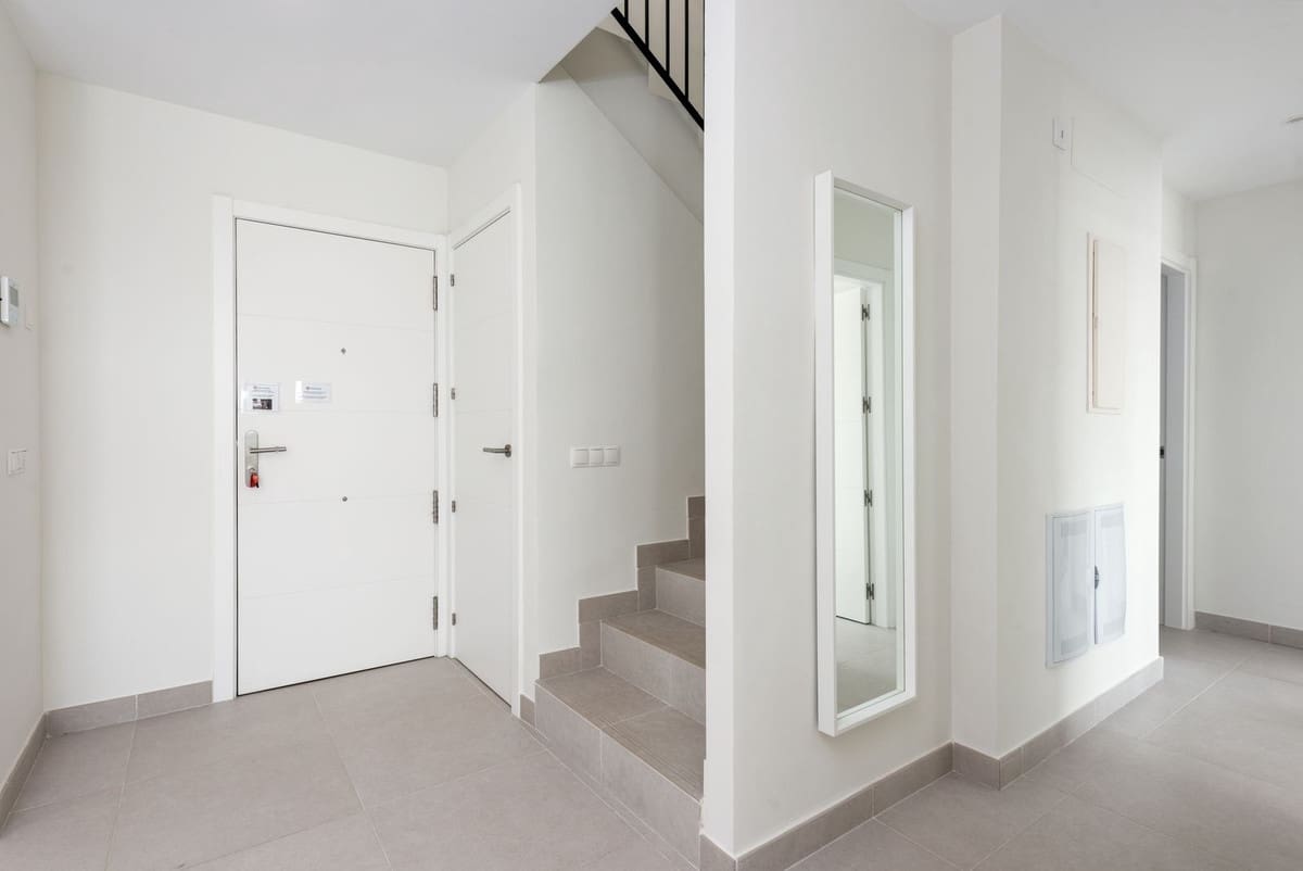 3 chambre Penthouse à vendre à Estepona avec piscine garage - 729 000 € (Ref: 9550190)