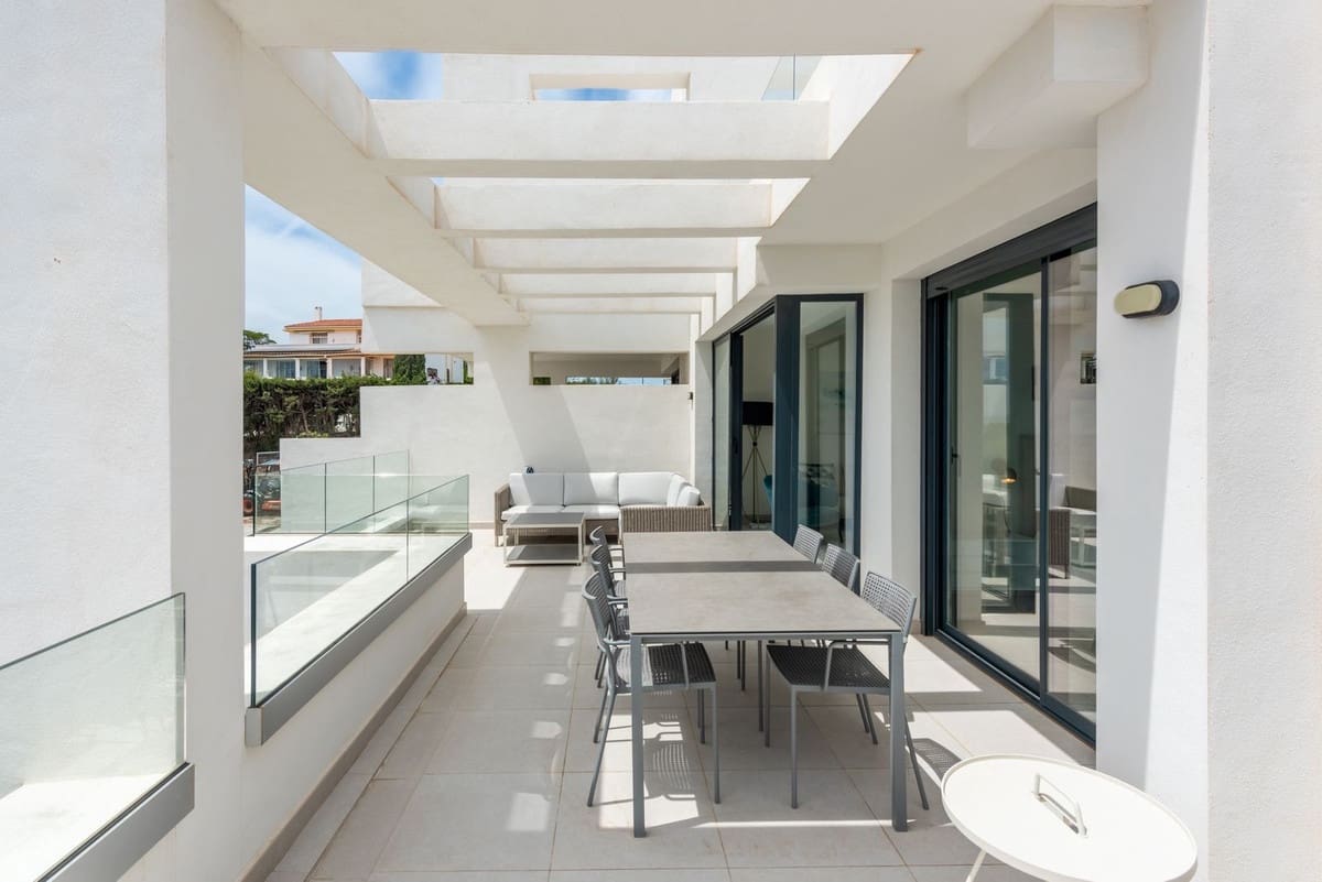 3 chambre Penthouse à vendre à Estepona avec piscine garage - 729 000 € (Ref: 9550190)