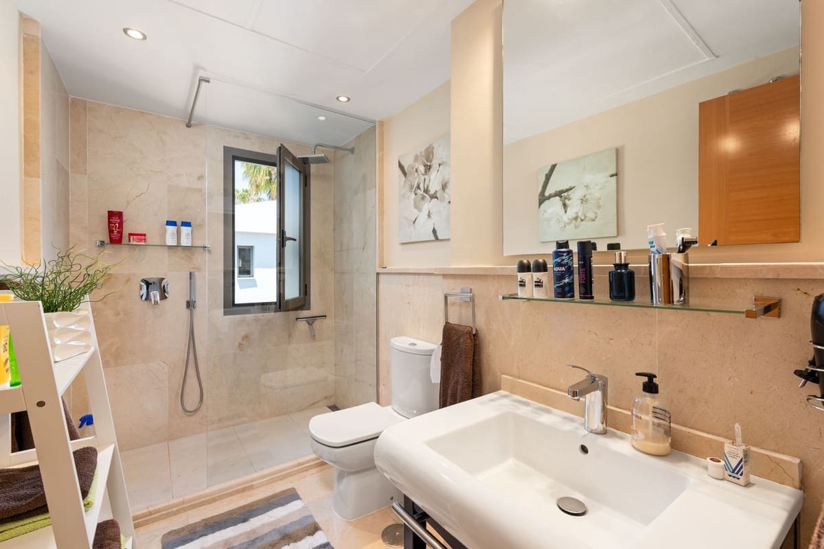 2 sovrum Takvåning till salu i Los Flamingos med pool garage - 1 190 000 € (Ref: 9550191)