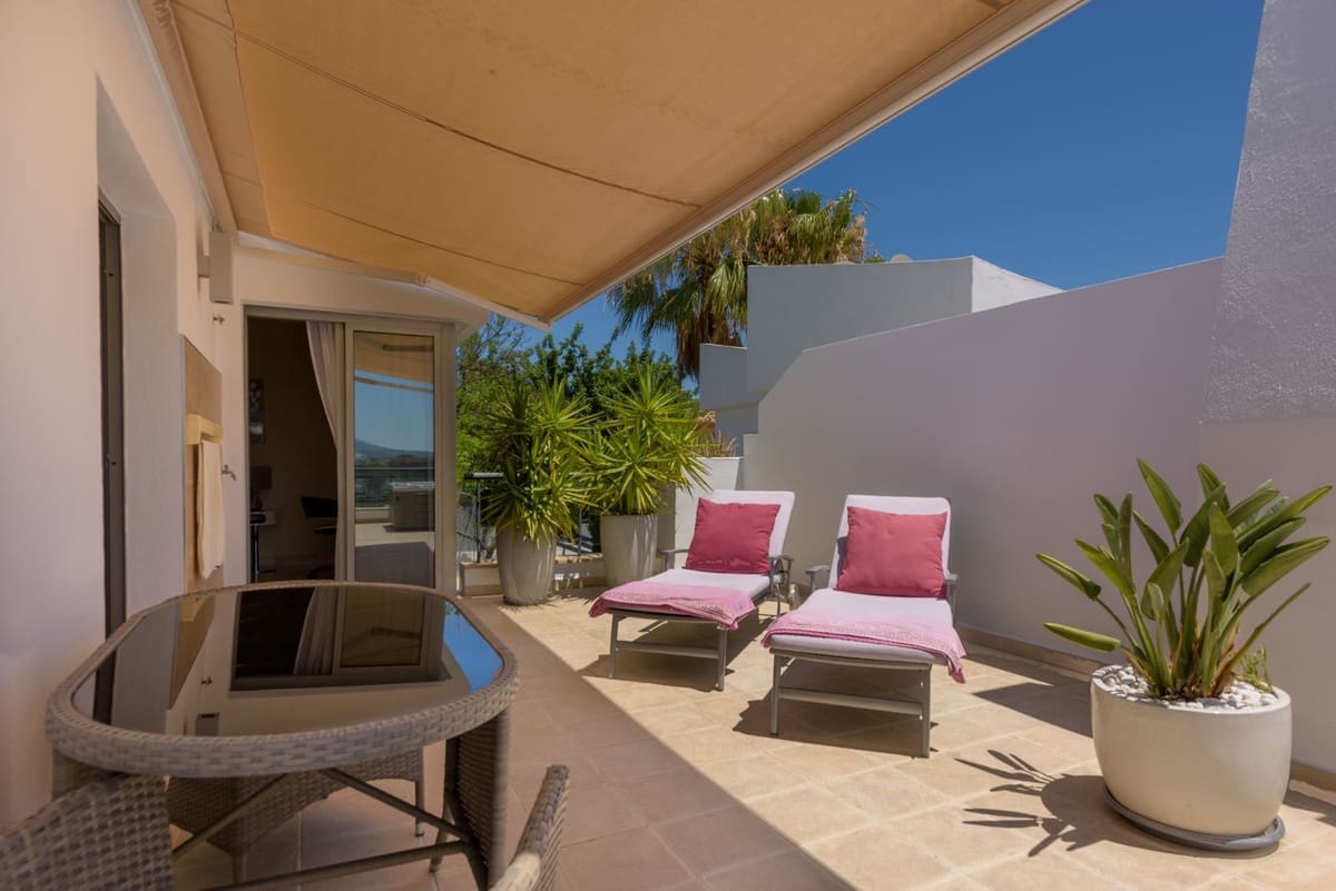 2 sovrum Takvåning till salu i Los Flamingos med pool garage - 1 190 000 € (Ref: 9550191)