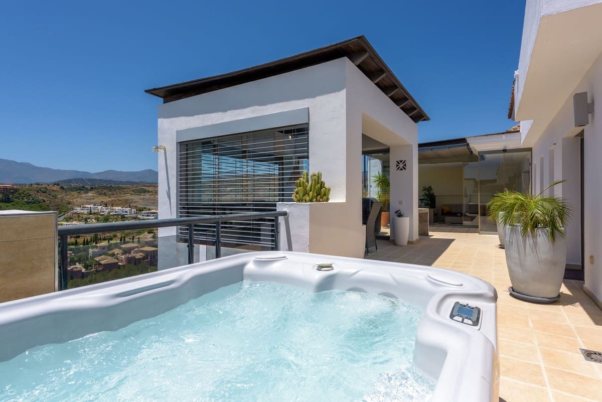 2 sovrum Takvåning till salu i Los Flamingos med pool garage - 1 190 000 € (Ref: 9550191)