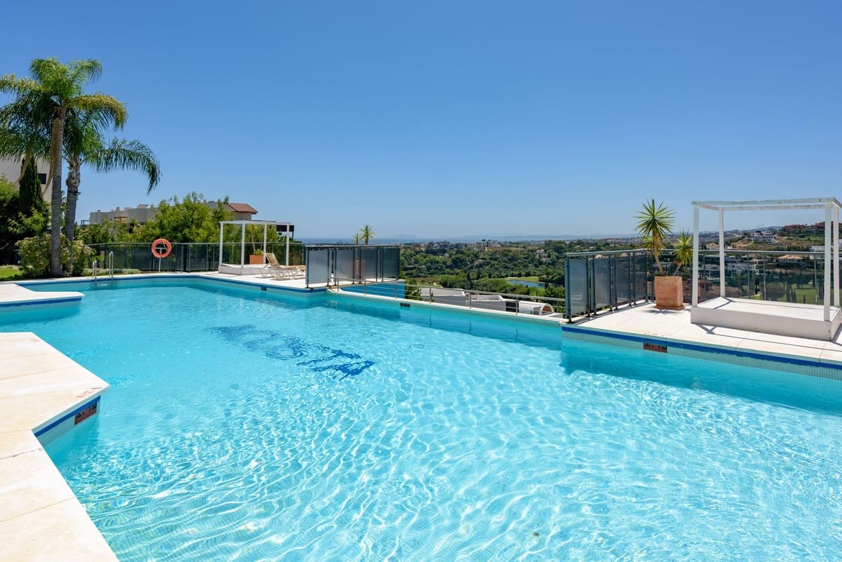 2 sovrum Takvåning till salu i Los Flamingos med pool garage - 1 190 000 € (Ref: 9550191)