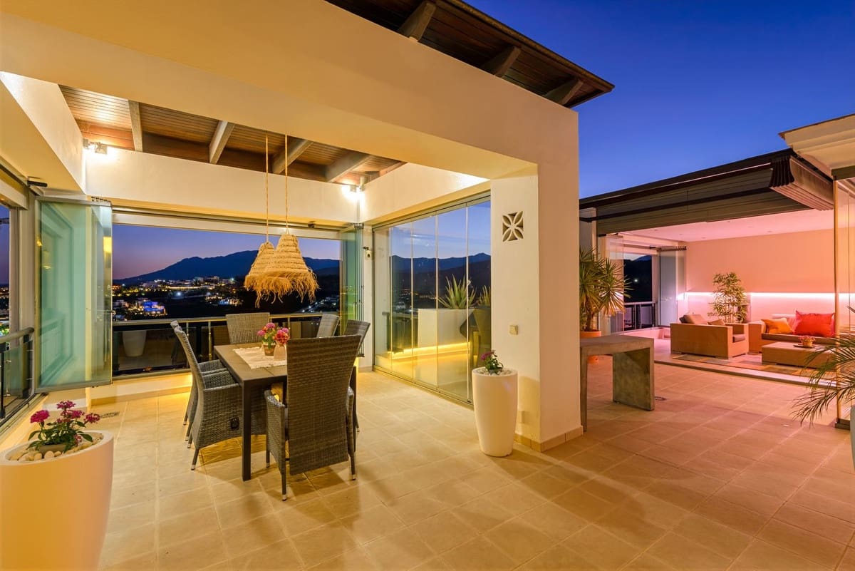 2 sovrum Takvåning till salu i Los Flamingos med pool garage - 1 190 000 € (Ref: 9550191)