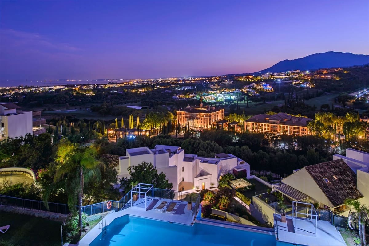 2 sovrum Takvåning till salu i Los Flamingos med pool garage - 1 190 000 € (Ref: 9550191)