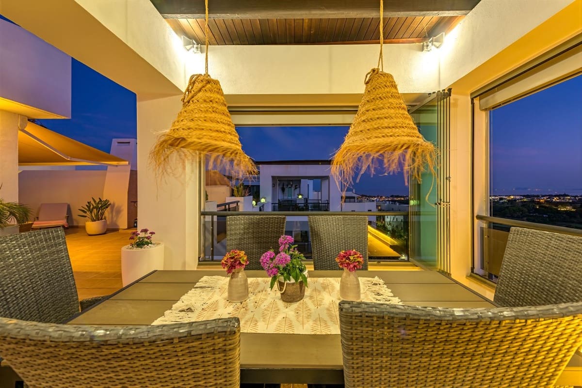 2 sovrum Takvåning till salu i Los Flamingos med pool garage - 1 190 000 € (Ref: 9550191)