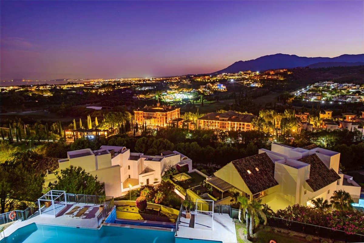 2 sovrum Takvåning till salu i Los Flamingos med pool garage - 1 190 000 € (Ref: 9550191)