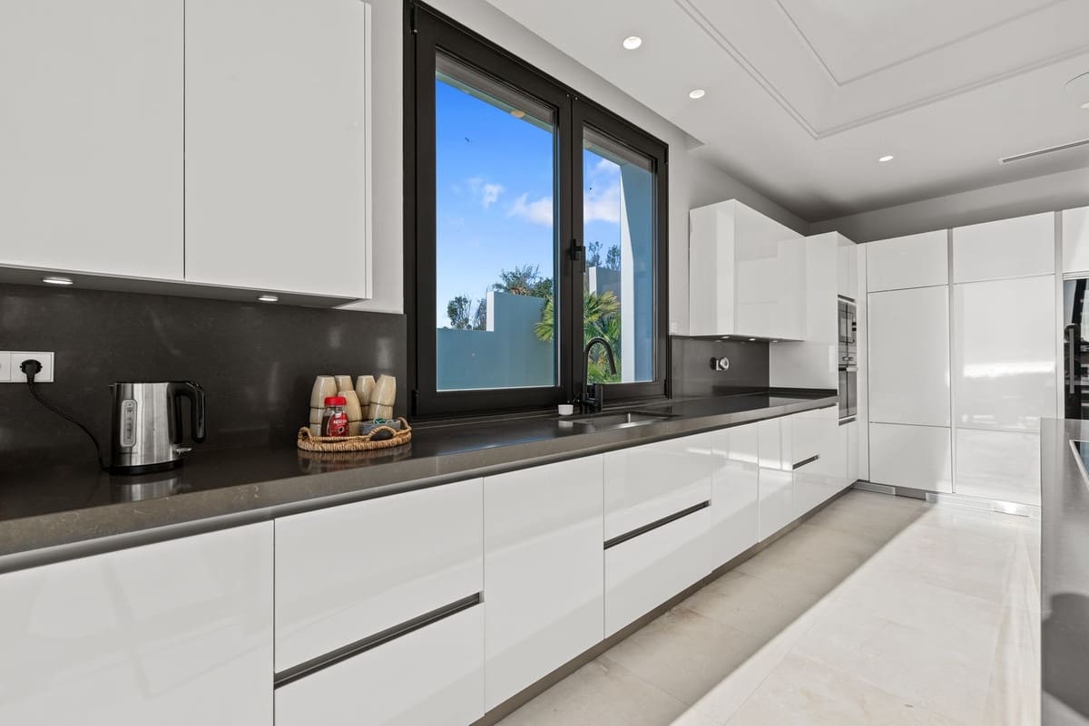 Villa zu verkaufen in Benahavis mit Pool Garage - 4.995.000 € (Ref: 9550192)