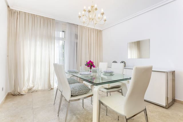 2 bedroom Apartment for sale in Nueva Andalucia, Marbella with pool garage - € 520,000 (Ref: 9551983)