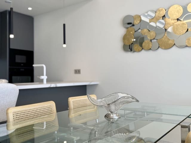 2 bedroom Apartment for sale in Fuengirola with pool garage - € 649,000 (Ref: 9551994)