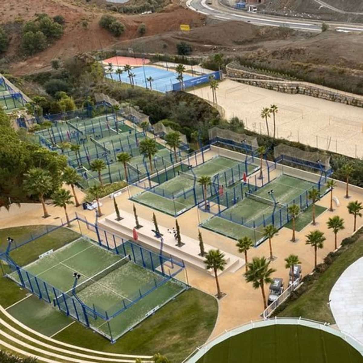 2 bedroom Apartment for sale in Fuengirola with pool garage - € 649,000 (Ref: 9551994)