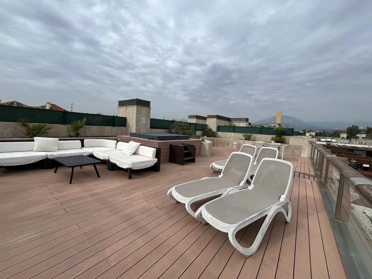 3 Zimmer Penthouse zu verkaufen in Puerto Banus mit Pool Garage - 1.575.000 € (Ref: 9551996)