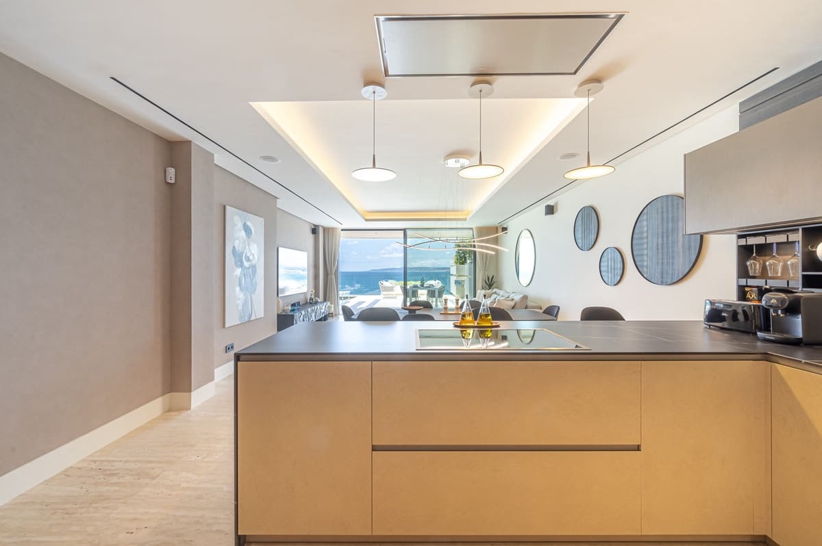 2 makuuhuone Huoneisto myytävänä paikassa Estepona mukana uima-altaan 
autotalli - 2 395 000 € (Ref: 9552251)