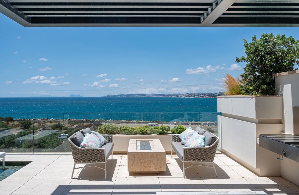 2 makuuhuone Huoneisto myytävänä paikassa Estepona mukana uima-altaan 
autotalli - 2 395 000 € (Ref: 9552251)