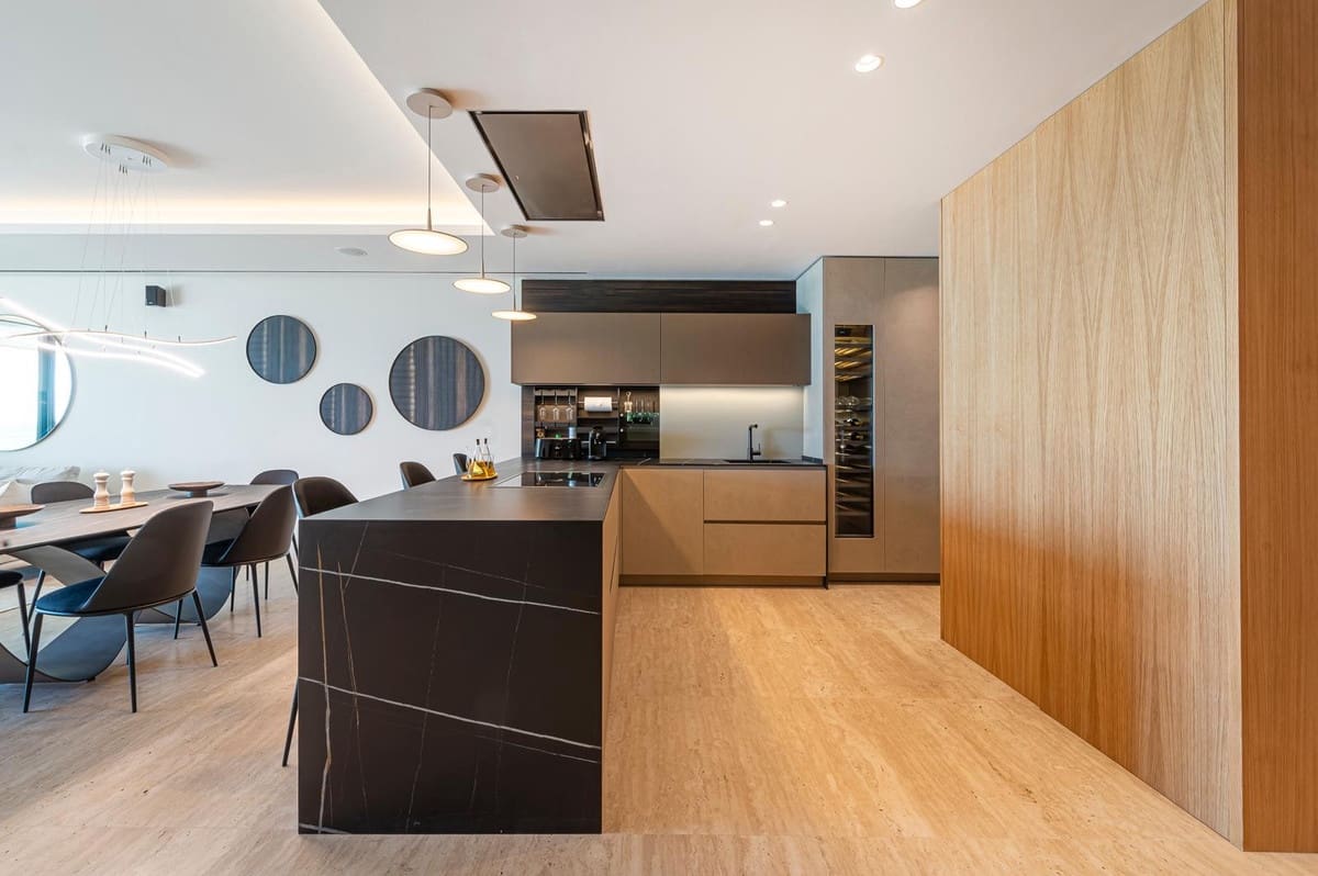 2 makuuhuone Huoneisto myytävänä paikassa Estepona mukana uima-altaan 
autotalli - 2 395 000 € (Ref: 9552251)