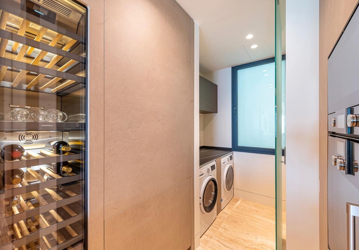 2 makuuhuone Huoneisto myytävänä paikassa Estepona mukana uima-altaan 
autotalli - 2 395 000 € (Ref: 9552251)