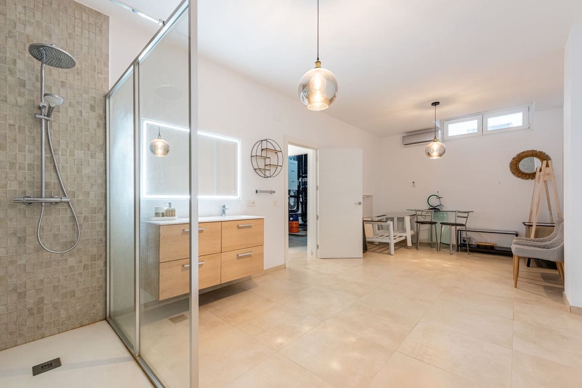 3 sypialnia Dom na sprzedaż w Calahonda z basenem garażem - 729 000 € (Ref: 9552311)