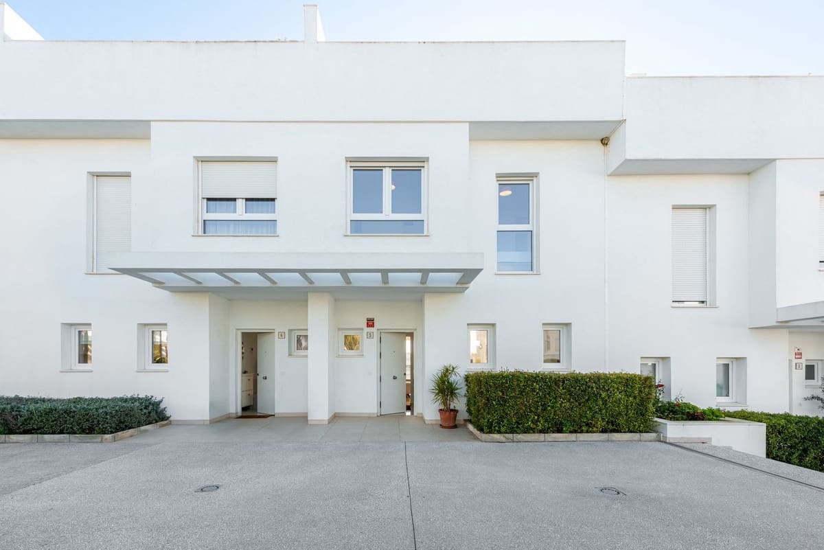 3 sypialnia Dom na sprzedaż w Calahonda z basenem garażem - 729 000 € (Ref: 9552311)