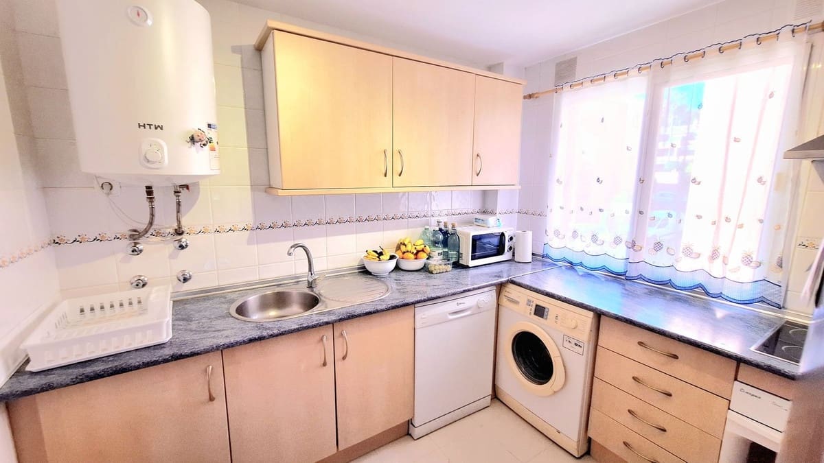 2 chambre Appartement à vendre à La Duquesa / Puerto de la Duquesa avec piscine garage - 235 000 € (Ref: 9552415)