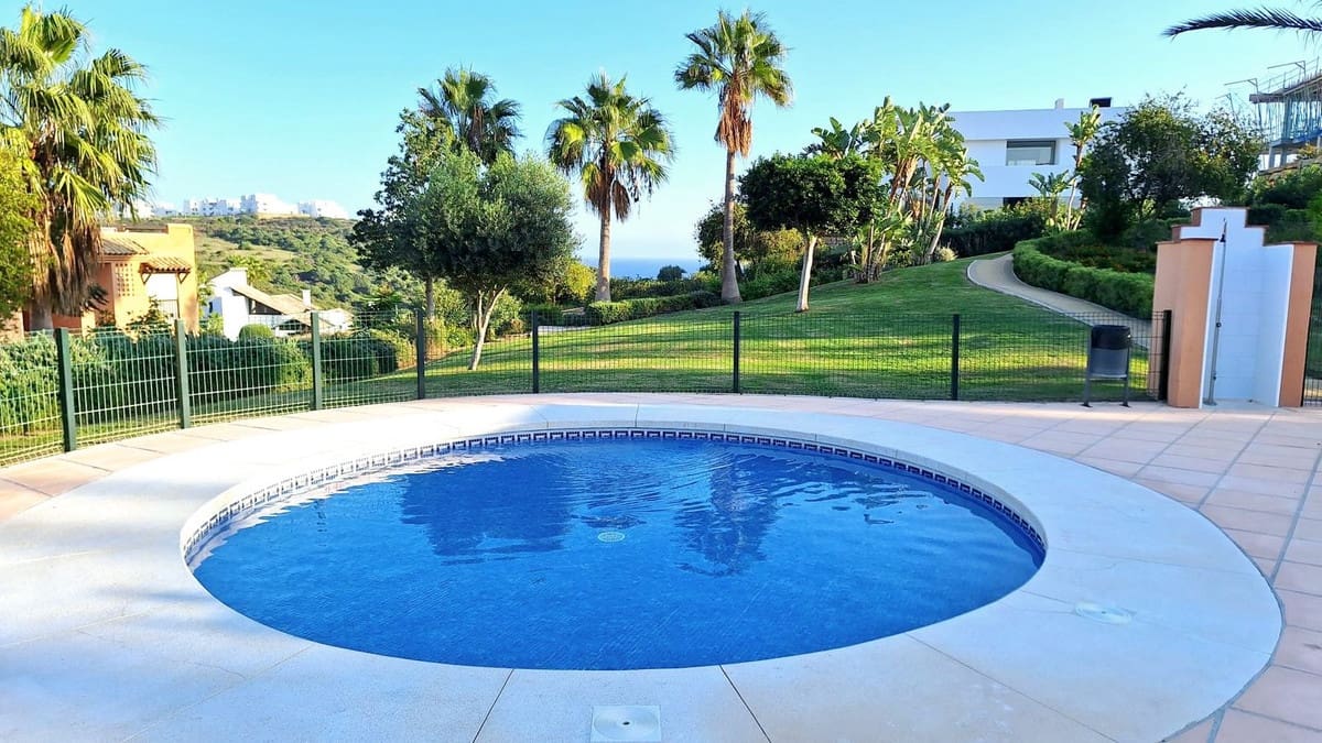 Apartamento de 2 habitaciones en Bahia de Casares en venta con piscina garaje - 265.200 € (Ref: 9552422)
