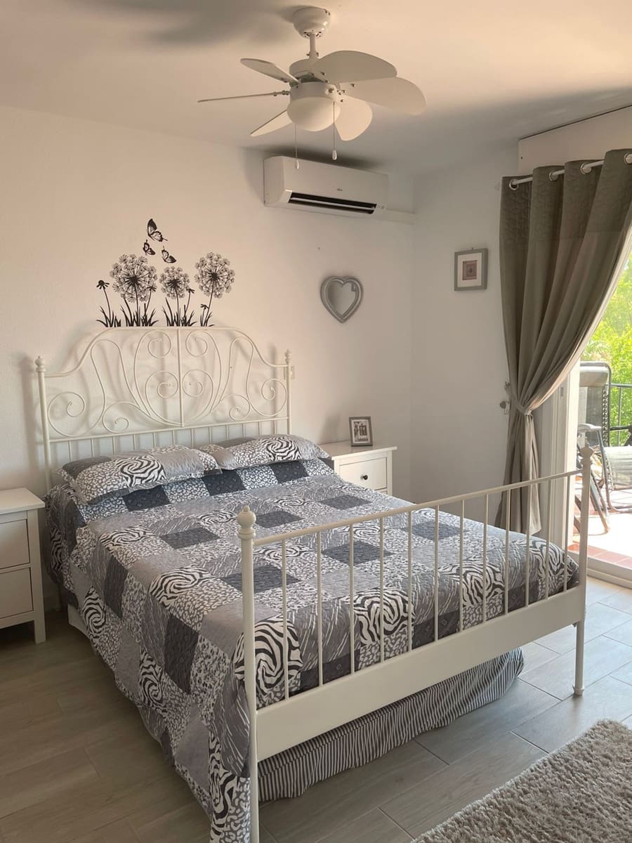 1 soverom Leilighet til salgs i Mijas med svømmebasseng garasje - € 230 000 (Ref: 9552451)