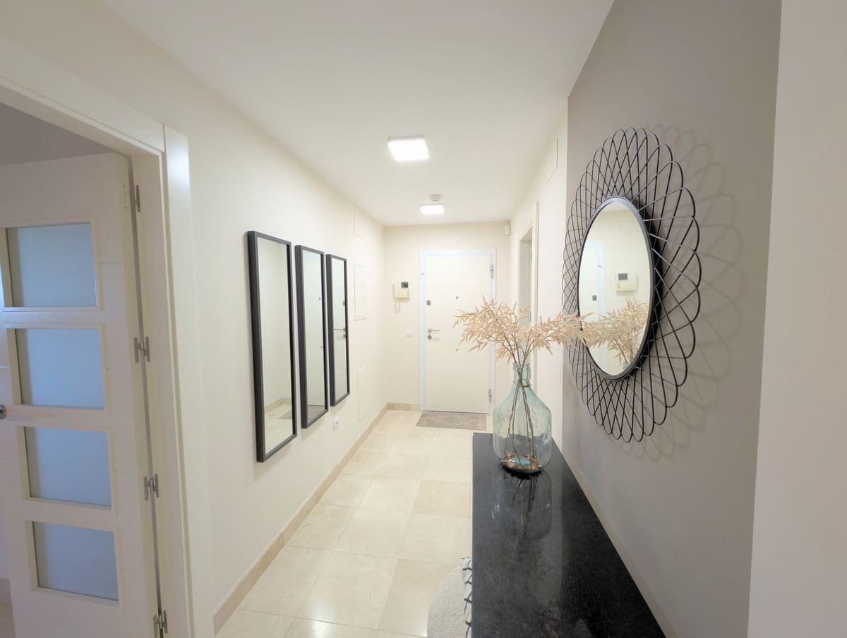 2 soveværelse Lejlighed til salg i Los Flamingos med swimmingpool garage - € 479.000 (Ref: 9552491)