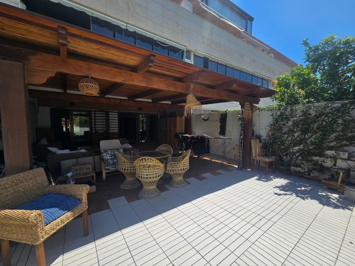 2 Zimmer Apartment zu verkaufen in Torremolinos mit Pool Garage - 480.000 € (Ref: 9563900)