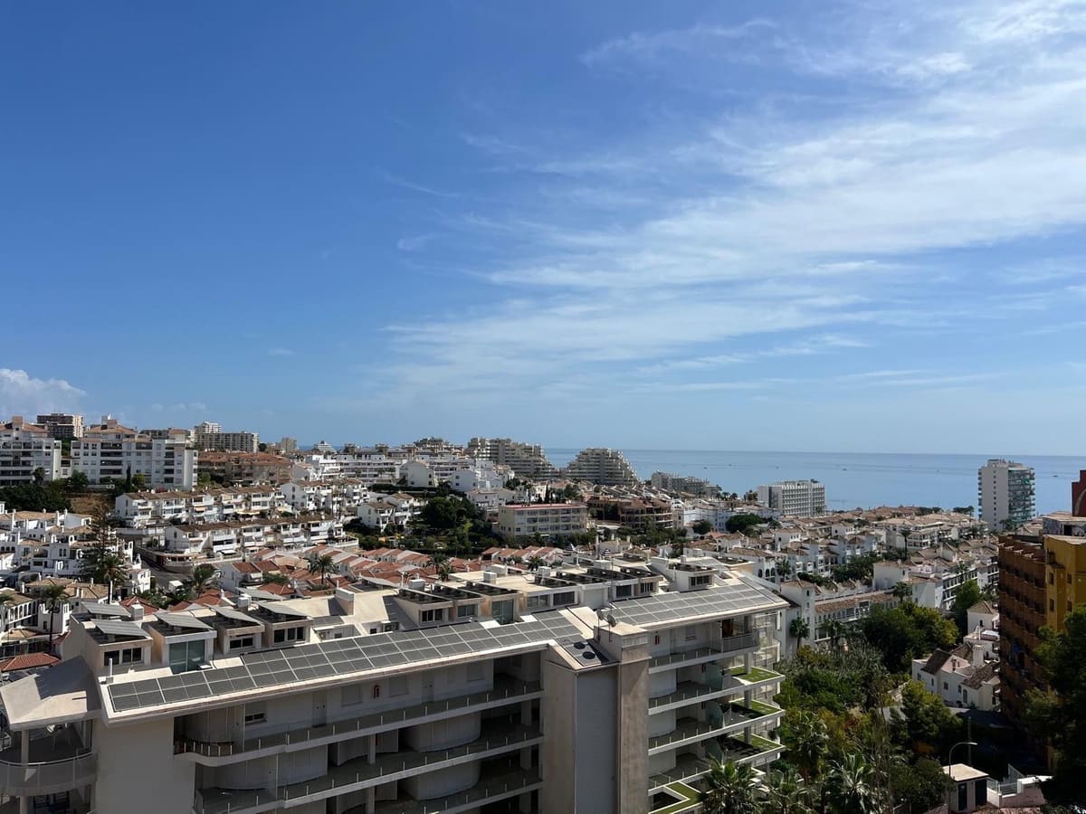 4 sypialnia Penthouse na sprzedaż w Benalmadena z basenem garażem - 485 000 € (Ref: 9563902)