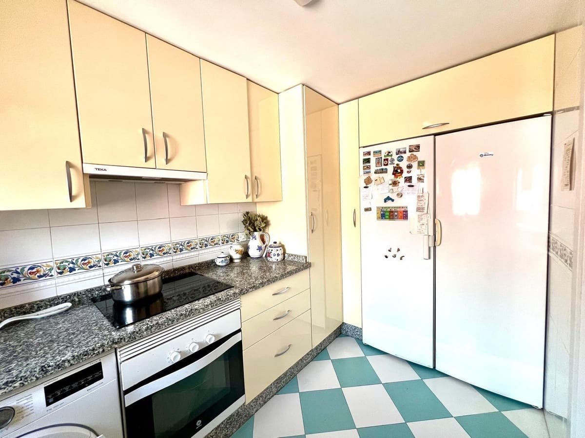 4 sypialnia Penthouse na sprzedaż w Benalmadena z basenem garażem - 485 000 € (Ref: 9563902)