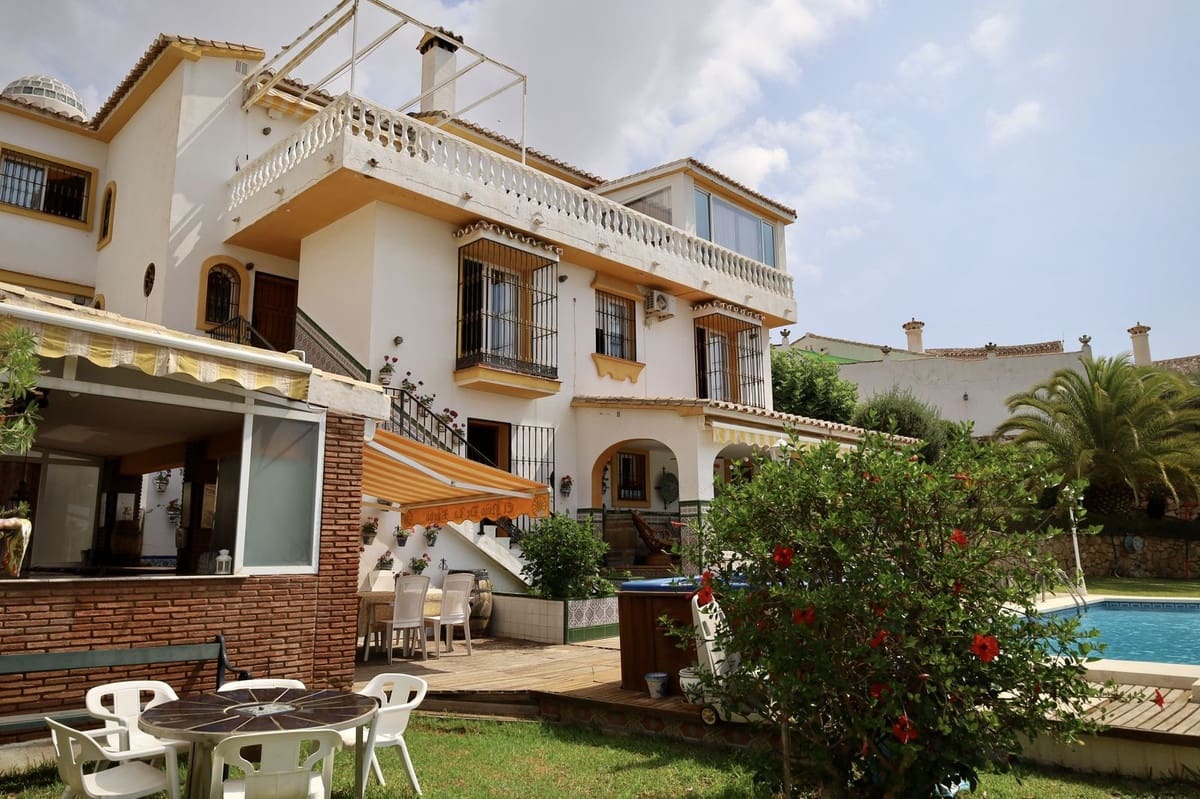 4 camera da letto Villa in vendita in Benalmadena Costa con piscina garage - 1.340.000 € (Rif: 9565487)