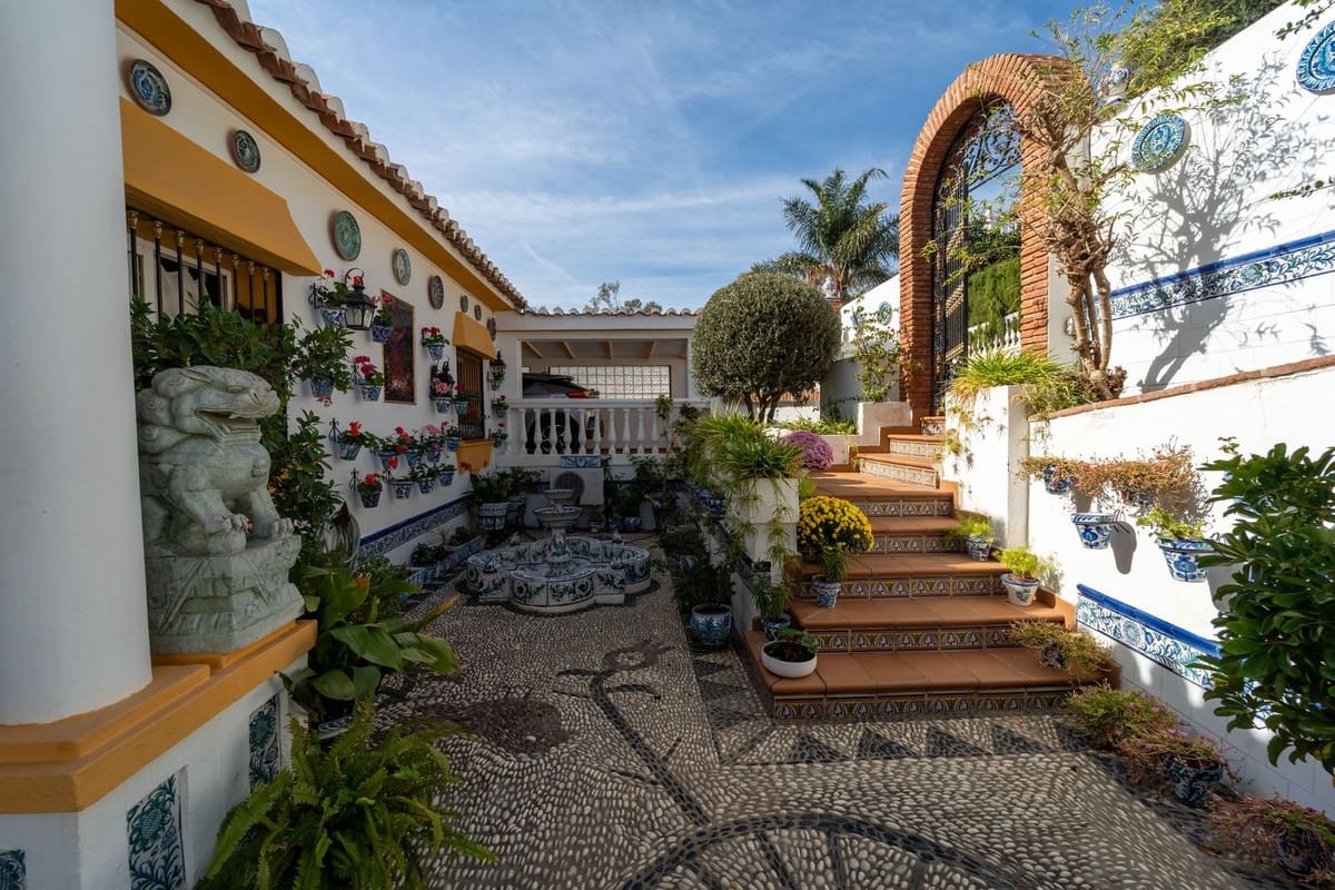 4 camera da letto Villa in vendita in Benalmadena Costa con piscina garage - 1.340.000 € (Rif: 9565487)