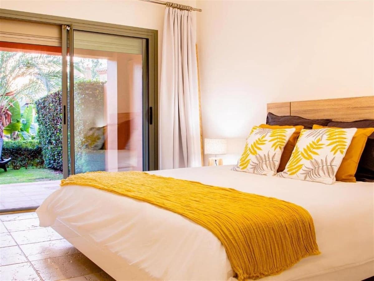 2 slaapkamer Appartement te koop in Estepona met zwembad garage - € 450.000 (Ref: 9566562)