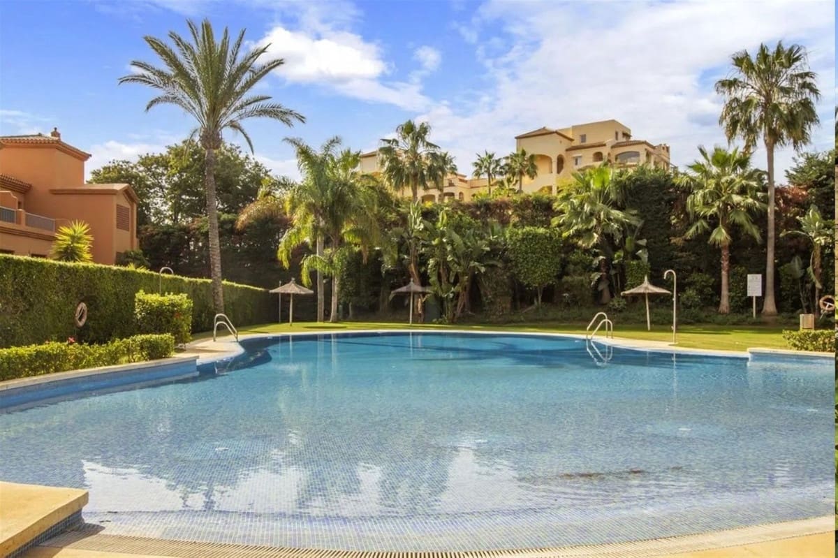 2 slaapkamer Appartement te koop in Estepona met zwembad garage - € 450.000 (Ref: 9566562)